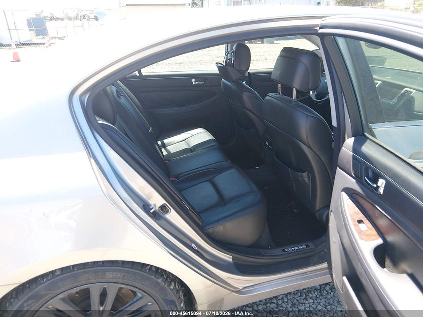 2010 Hyundai Genesis VIN KMHGC4DF5AU072491 IAAI salvage auction — NORMAL WEAR, Clear - Dealer Only (Hawaii), sold $25 on 2026-07-29 (photo 8)