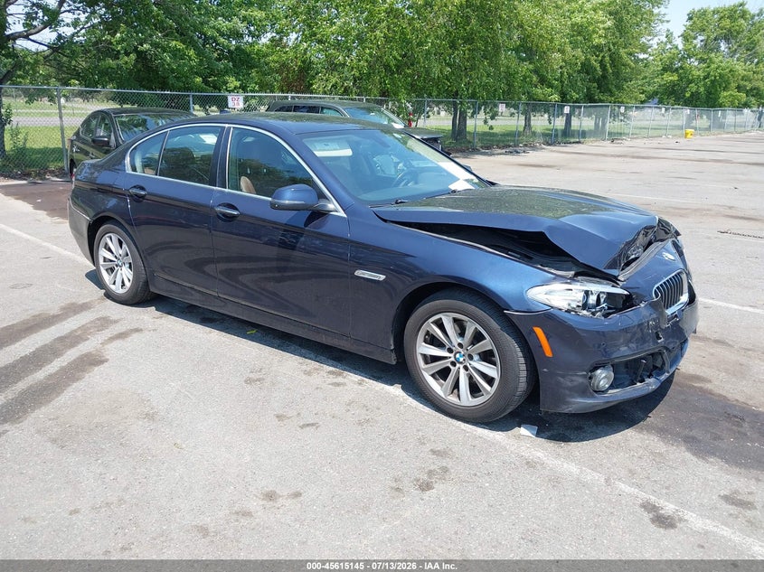 2015 BMW 5er VIN WBA5A7C59FD621884 IAAI salvage auction — FRONT END, Salvage Title, sold $2,300 on 2026-08-13 (photo 1)