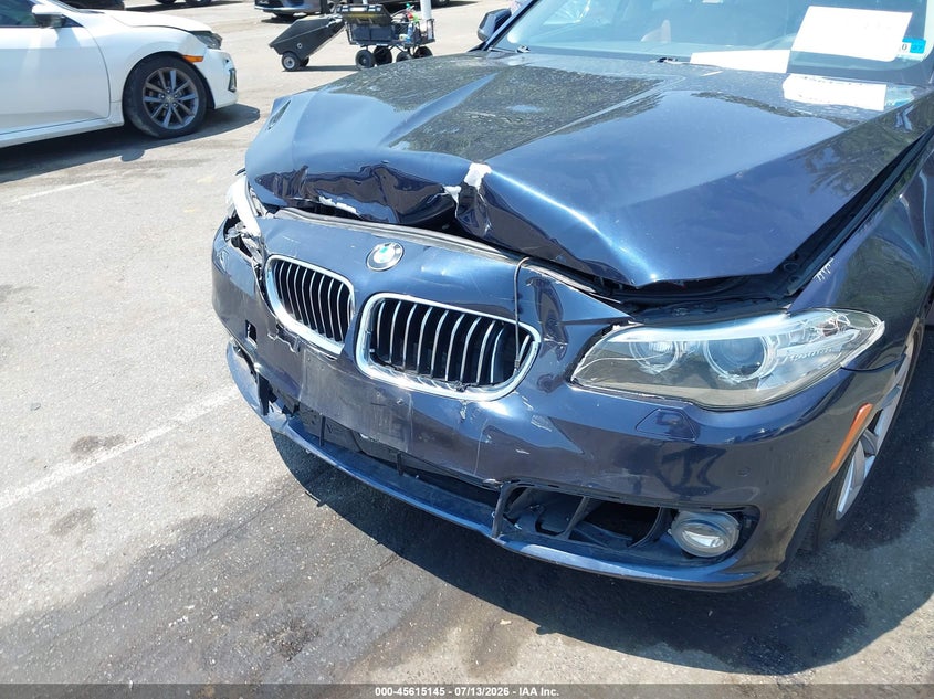 2015 BMW 5er VIN WBA5A7C59FD621884 IAAI salvage auction — FRONT END, Salvage Title, sold $2,300 on 2026-08-13 (photo 6)