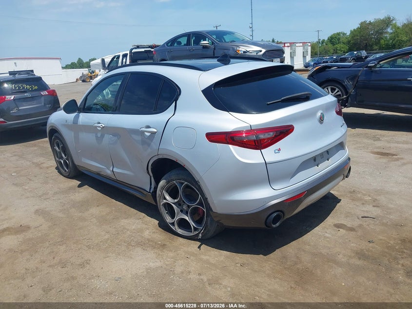 2022 Alfa romeo Stelvio VIN ZASPAKBN3N7D41334 IAAI salvage auction — LEFT REAR, Salvage Title, sold $7,600 on 2026-08-20 (photo 3)