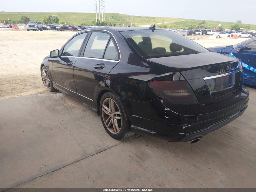 2013 Mercedes-benz C-klasse VIN WDDGF4HBXDR269981 IAAI salvage auction — NORMAL WEAR, Clear (Florida), sold $475 on 2026-08-18 (photo 3)
