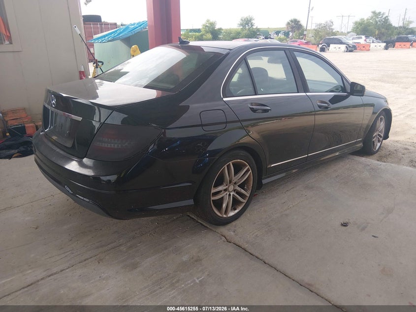 2013 Mercedes-benz C-klasse VIN WDDGF4HBXDR269981 IAAI salvage auction — NORMAL WEAR, Clear (Florida), sold $475 on 2026-08-18 (photo 4)