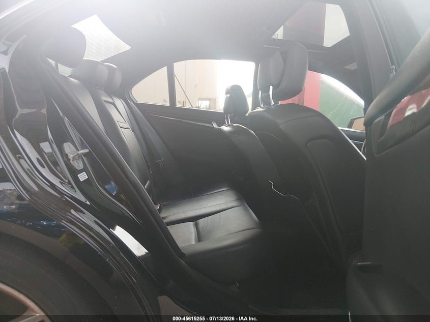 2013 Mercedes-benz C-klasse VIN WDDGF4HBXDR269981 IAAI salvage auction — NORMAL WEAR, Clear (Florida), sold $475 on 2026-08-18 (photo 8)