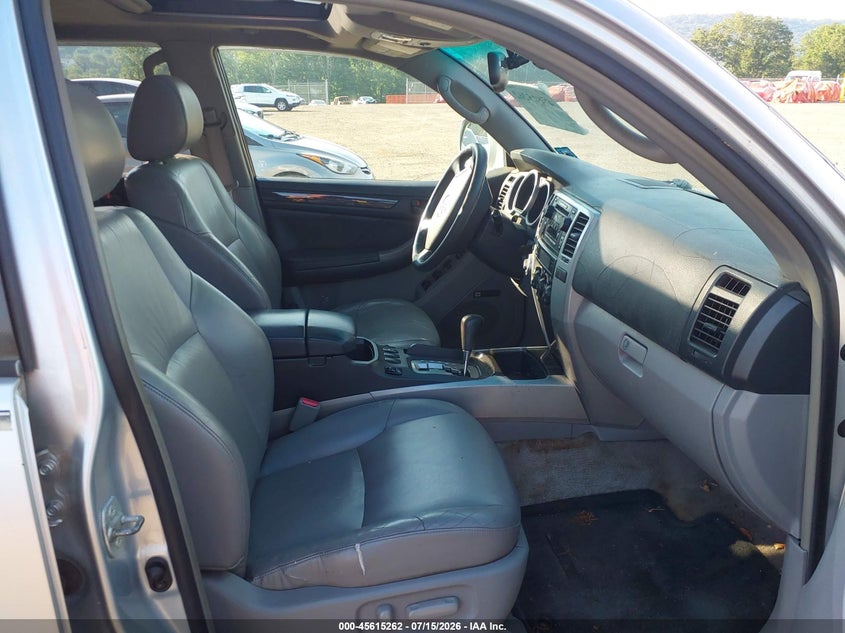 2005 Toyota 4runner VIN JTEBU17R858033243 IAAI salvage auction — NORMAL WEAR, Clear (New Jersey), sold $1,900 on 2026-07-23 (photo 5)
