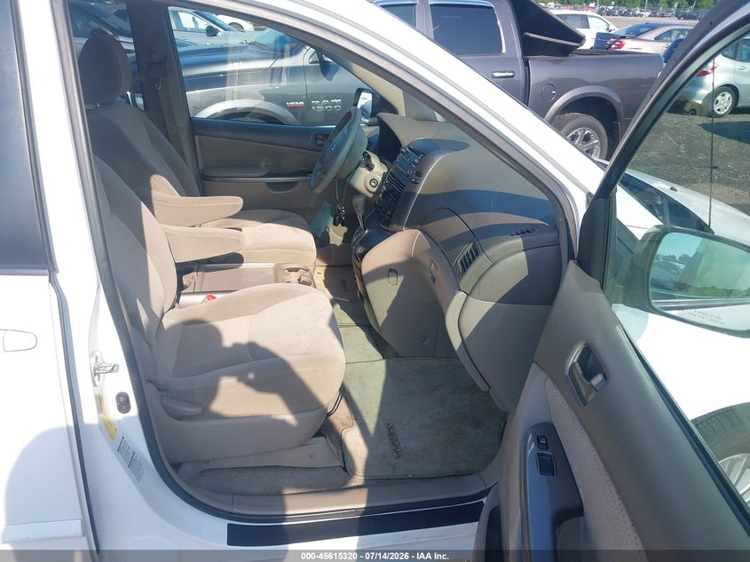 2009 Toyota Sienna VIN 5TDBK23C29S026324 IAAI salvage auction — NORMAL WEAR, Clear (New Jersey), sold $550 on 2026-07-27 (photo 5)