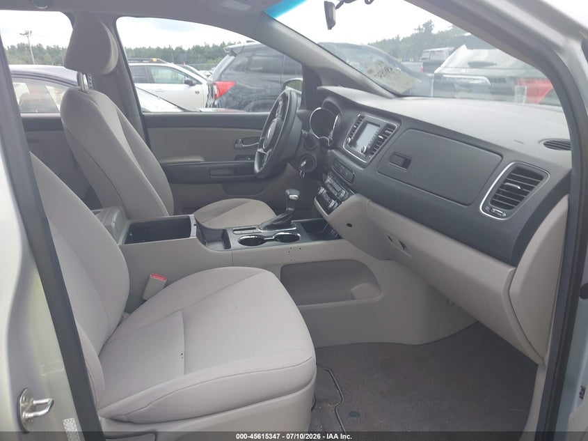 2019 Kia SEDONA VIN KNDMA5C17K6559206 IAAI salvage auction — UNKNOWN, Clear (Massachusetts), sold $1,850 on 2026-07-31 (photo 5)