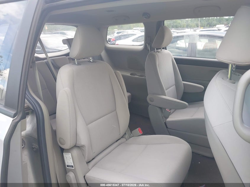 2019 Kia SEDONA VIN KNDMA5C17K6559206 IAAI salvage auction — UNKNOWN, Clear (Massachusetts), sold $1,850 on 2026-07-31 (photo 8)