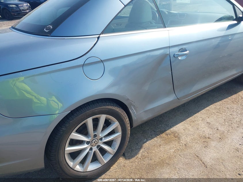 2015 Volkswagen Eos VIN WVWBW8AH3FV002525 IAAI salvage auction — NORMAL WEAR, Clear (Illinois), sold $1,625 on 2026-07-29 (photo 6)