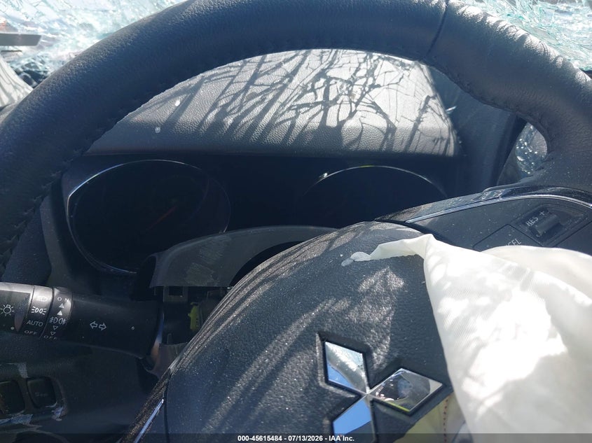 2026 Mitsubishi Outlander VIN JA4ARUAU8TU016831 IAAI salvage auction — ROLLOVER, Salvage Title, sold $425 on 2026-07-18 (photo 7)