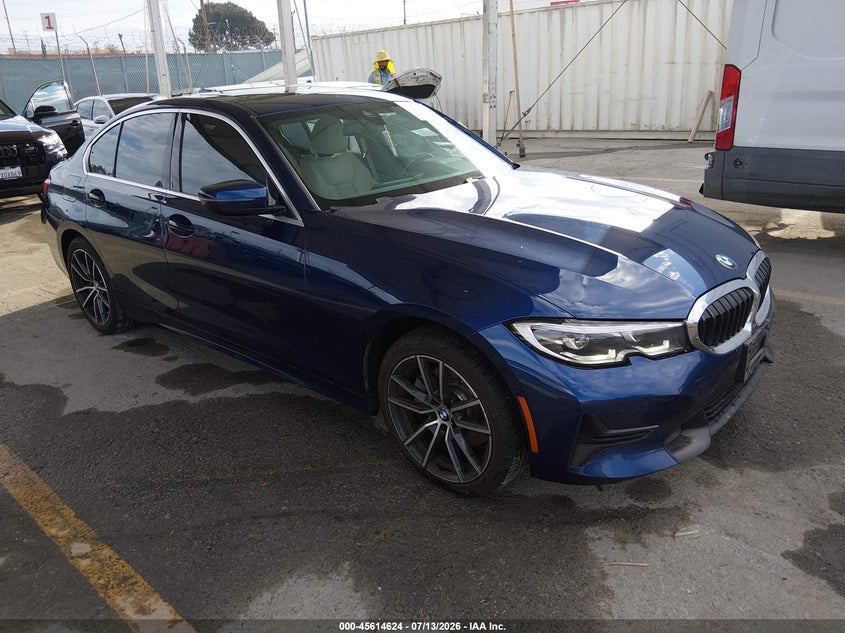 2019 BMW 3er VIN WBA5R1C58KAK07450 IAAI salvage auction — LEFT SIDE, Wait Title, sold $9,500 on 2026-08-03 (photo 1)