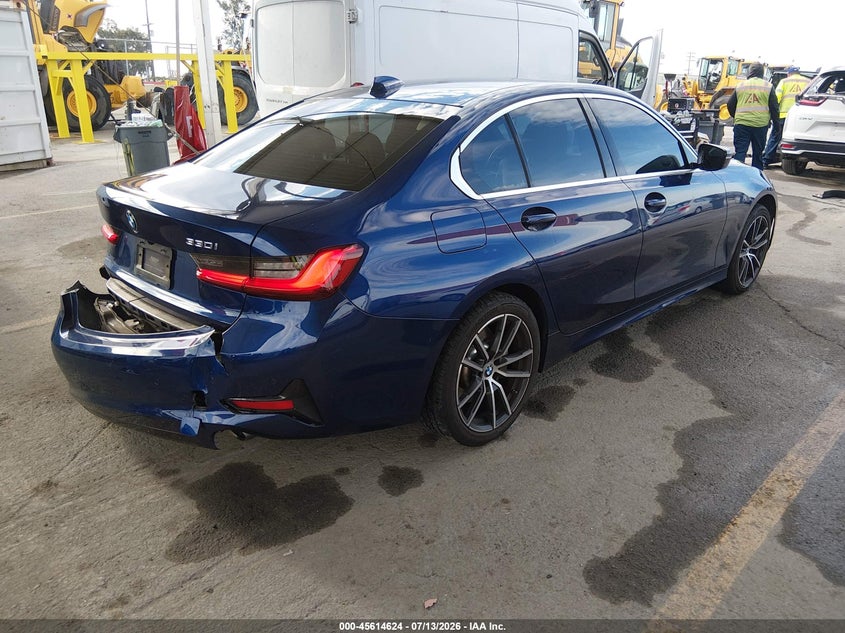 2019 BMW 3er VIN WBA5R1C58KAK07450 IAAI salvage auction — LEFT SIDE, Wait Title, sold $9,500 on 2026-08-03 (photo 4)