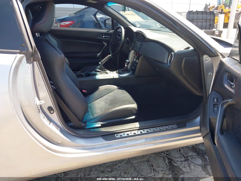 2017 Subaru Brz VIN JF1ZCAC16H8606396 IAAI salvage auction — NORMAL WEAR, Salvage Title, sold $750 on 2026-07-29 (photo 5)