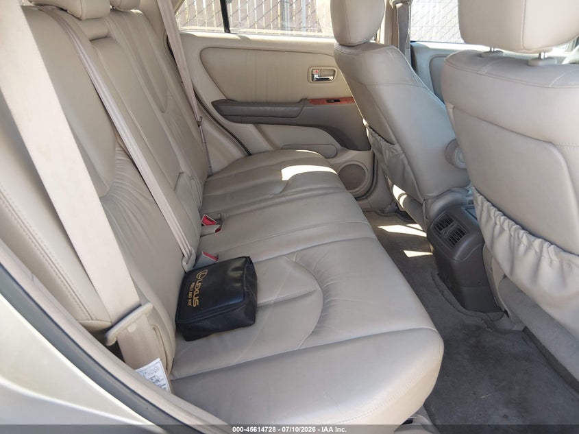 2001 Lexus Rx 300 VIN JTJHF10U010197468 IAAI salvage auction — NORMAL WEAR, Regular (Nevada), sold $550 on 2026-07-17 (photo 8)