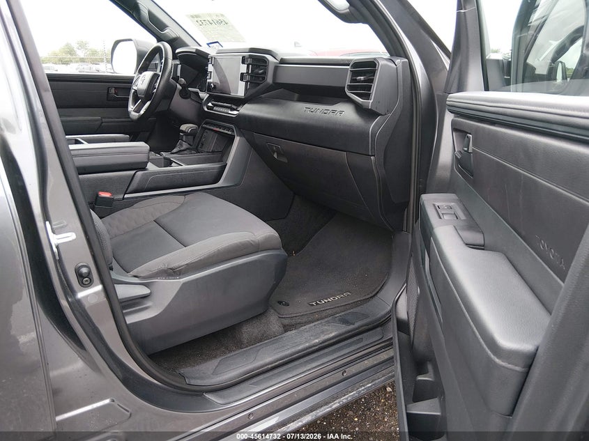2025 Toyota Tundra VIN 5TFKB5DB1SX256878 IAAI salvage auction — LEFT SIDE, Salvage Title, sold $24,400 on 2026-07-29 (photo 5)