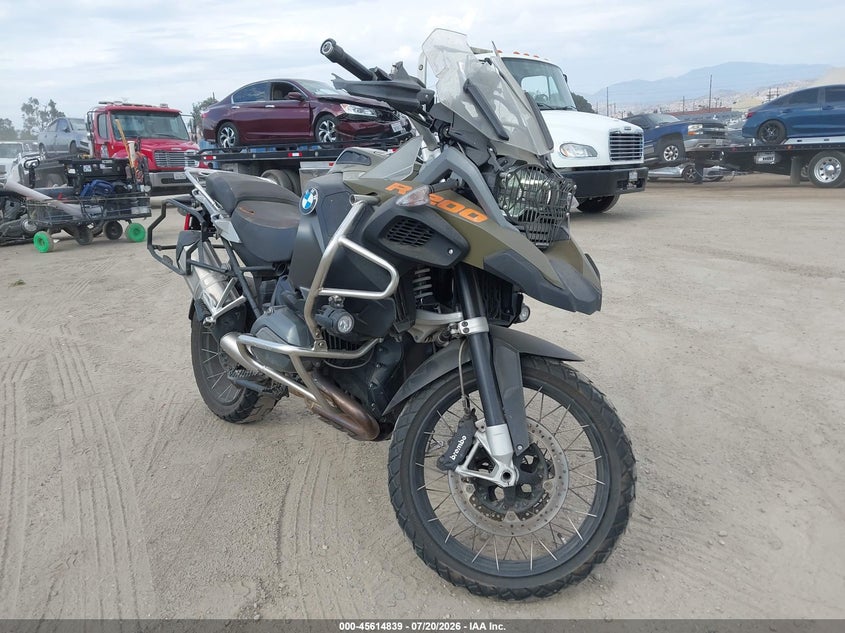 2014 BMW R 1200 VIN WB10A1200EZ095241 IAAI salvage auction — ROLLOVER, Salvage (California), sold $2,850 on 2026-07-29 (photo 1)
