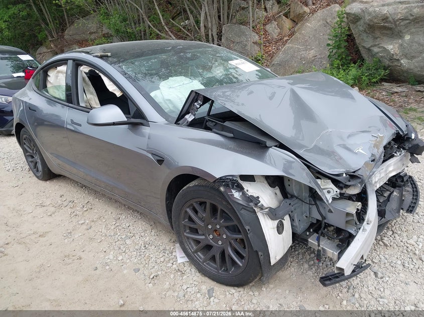 2025 Tesla Model 3 VIN 5YJ3E1EB3SF972985 — IAAI salvage auction photo