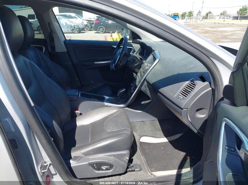 2015 Volvo Xc60 VIN YV426MDB6F2614877 IAAI salvage auction — NORMAL WEAR, Clear - Dealer Only (California), sold $500 on 2026-07-28 (photo 5)