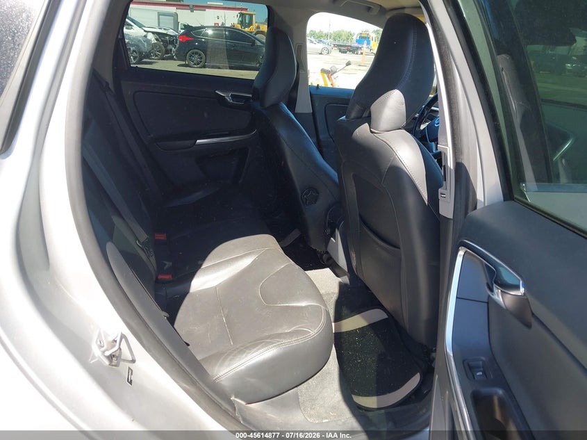 2015 Volvo Xc60 VIN YV426MDB6F2614877 IAAI salvage auction — NORMAL WEAR, Clear - Dealer Only (California), sold $500 on 2026-07-28 (photo 8)