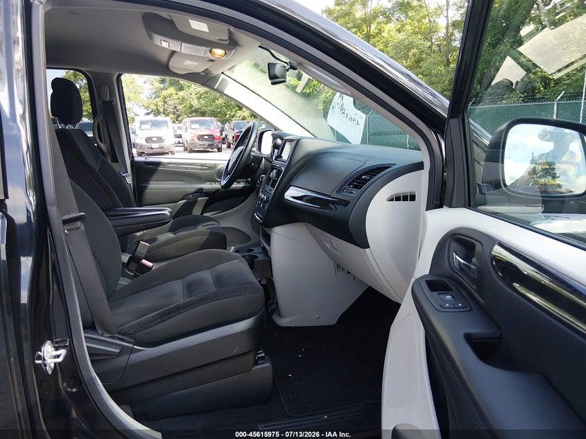 2018 Dodge Grand caravan VIN 2C4RDGBG0JR255608 IAAI salvage auction — NORMAL WEAR, Sf97 (Kentucky), sold $11,600 on 2026-08-12 (photo 5)