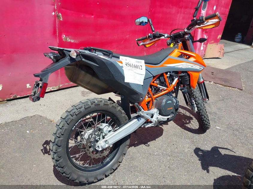 2021 Ktm 690 supermoto VIN VBKLEV409MM709545 IAAI salvage auction — REAR END, Salvage Title, sold $3,600 on 2026-10-01 (photo 4)