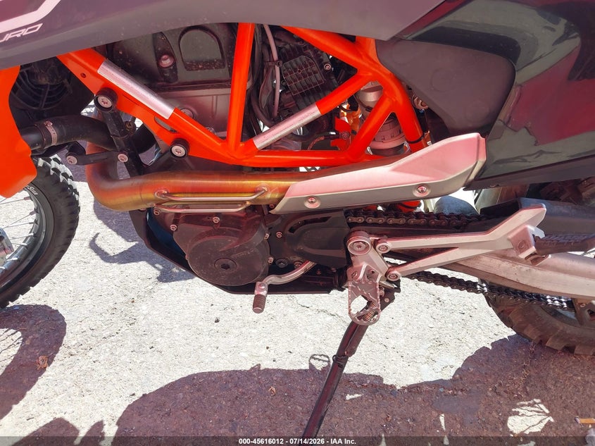 2021 Ktm 690 supermoto VIN VBKLEV409MM709545 IAAI salvage auction — REAR END, Salvage Title, sold $3,600 on 2026-10-01 (photo 9)