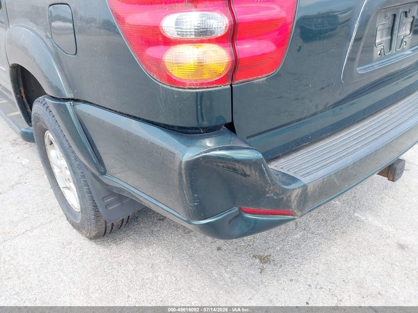 2001 Toyota Sequoia VIN 5TDBT48A51S020876 IAAI salvage auction — NORMAL WEAR, Clear (Illinois), sold $1,050 on 2026-07-22 (photo 6)