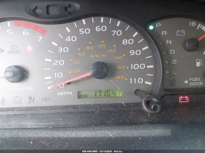2001 Toyota Sequoia VIN 5TDBT48A51S020876 IAAI salvage auction — NORMAL WEAR, Clear (Illinois), sold $1,050 on 2026-07-22 (photo 7)