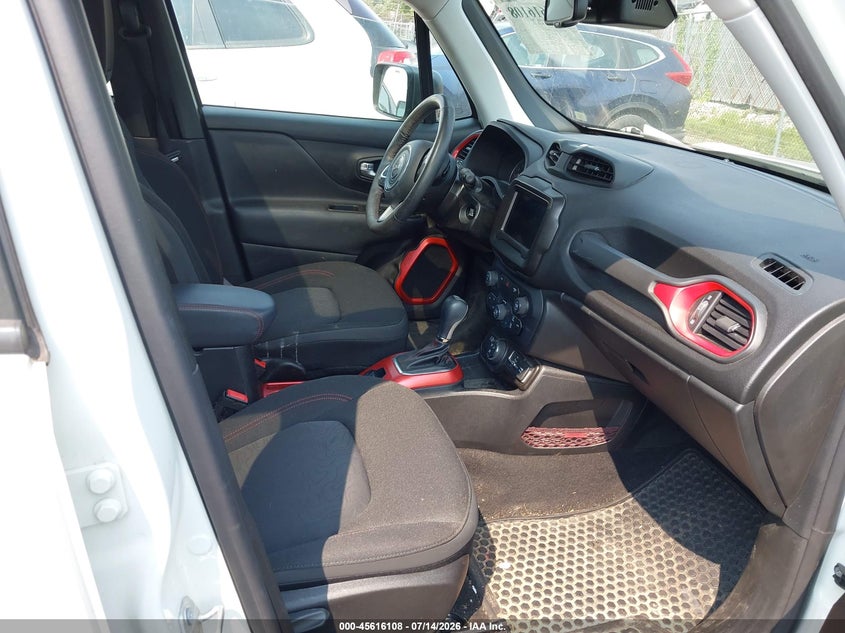 2019 Jeep Renegade VIN ZACNJBC11KPK00091 IAAI salvage auction — NORMAL WEAR, Clear (Michigan), sold $5,500 on 2026-07-16 (photo 5)