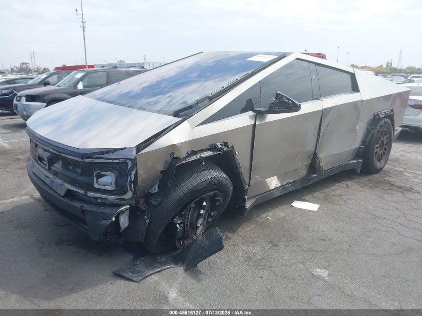 2025 Tesla Cybertruck VIN 7G2CEHED3SA073449 IAAI salvage auction — SIDE, Salvage (California), sold $27,850 on 2026-09-04 (photo 2)