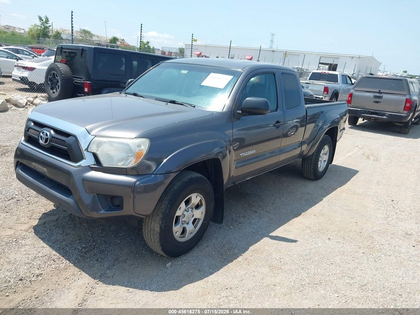 2013 Toyota Tacoma VIN 5TFUX4EN5DX017656 IAAI salvage auction — NORMAL WEAR, Clear (Illinois), sold $4,450 on 2026-07-29 (photo 2)