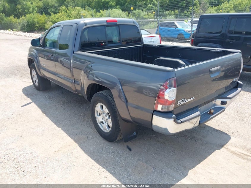 2013 Toyota Tacoma VIN 5TFUX4EN5DX017656 IAAI salvage auction — NORMAL WEAR, Clear (Illinois), sold $4,450 on 2026-07-29 (photo 3)