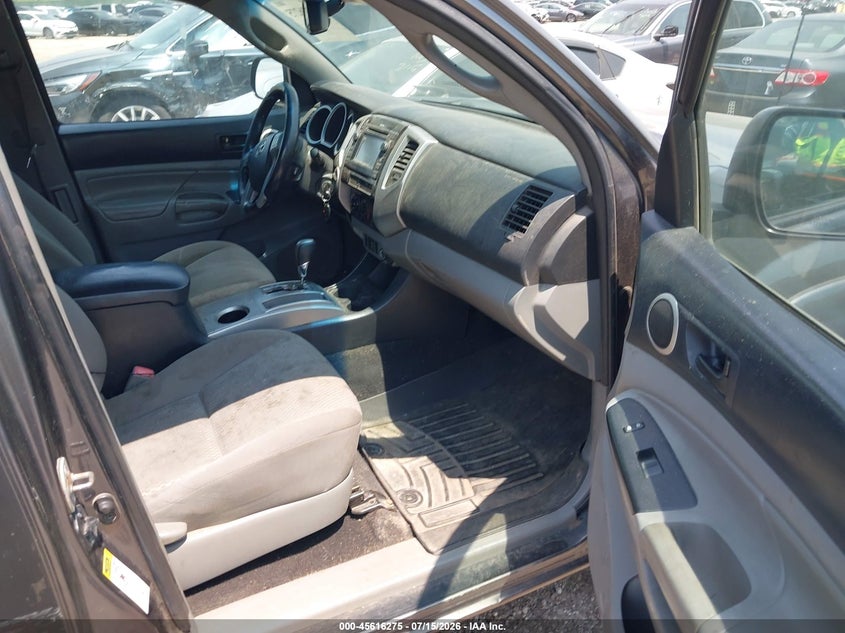 2013 Toyota Tacoma VIN 5TFUX4EN5DX017656 IAAI salvage auction — NORMAL WEAR, Clear (Illinois), sold $4,450 on 2026-07-29 (photo 5)