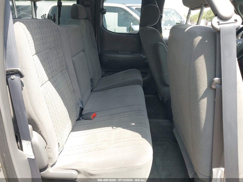 2004 Toyota Tundra VIN 5TBBT44184S449190 IAAI salvage auction — NORMAL WEAR, Original (Rhode Island), sold $325 on 2026-07-28 (photo 8)