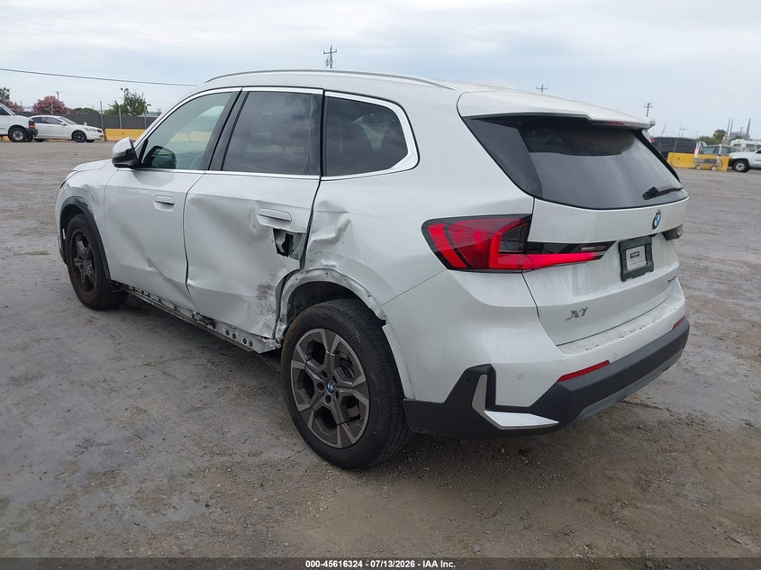 2023 BMW X1 VIN WBX73EF04P5W14737 IAAI salvage auction — LEFT SIDE, Salvage Title, sold $12,200 on 2026-07-30 (photo 3)
