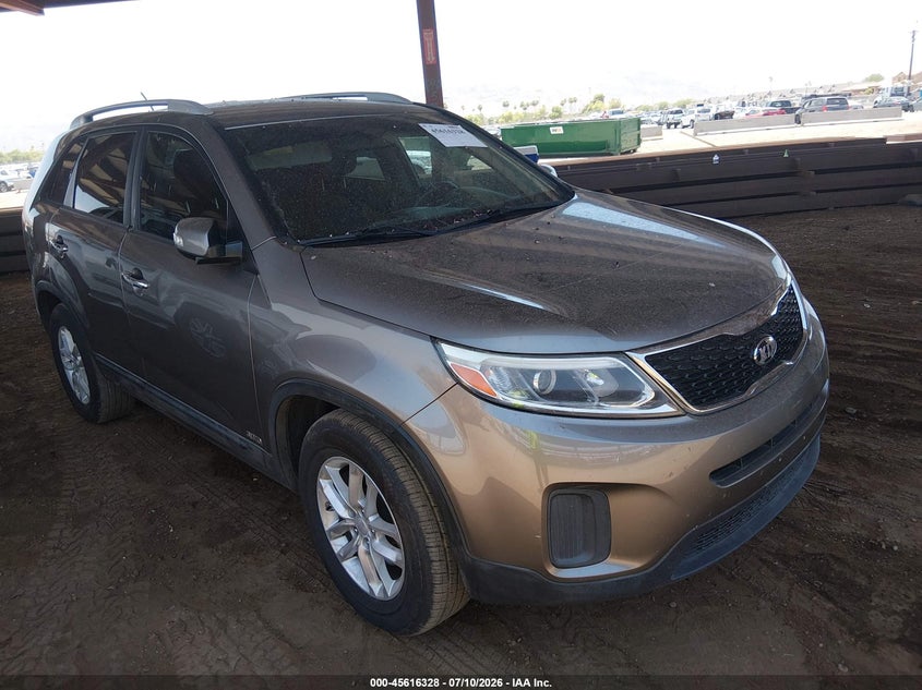 2015 Kia Sorento VIN 5XYKTDA73FG554218 IAAI salvage auction — NORMAL WEAR, Clear-Dealer Only (Arizona), sold $1,925 on 2026-07-28 (photo 1)