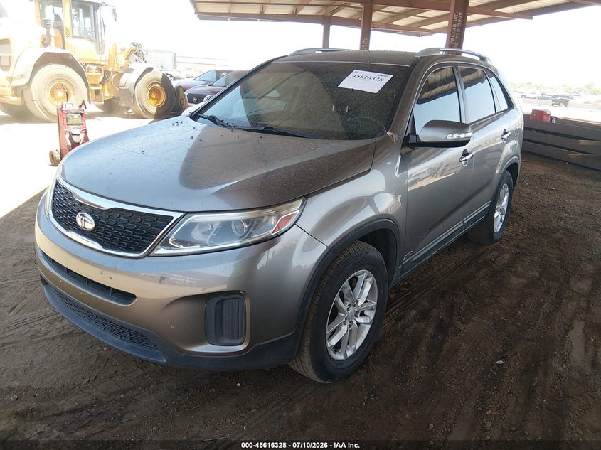 2015 Kia Sorento VIN 5XYKTDA73FG554218 IAAI salvage auction — NORMAL WEAR, Clear-Dealer Only (Arizona), sold $1,925 on 2026-07-28 (photo 2)