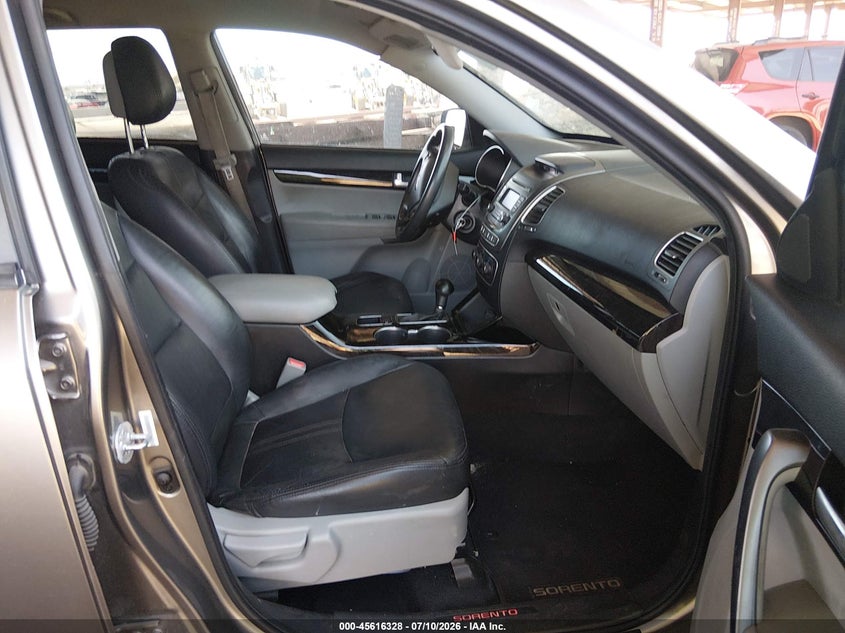 2015 Kia Sorento VIN 5XYKTDA73FG554218 IAAI salvage auction — NORMAL WEAR, Clear-Dealer Only (Arizona), sold $1,925 on 2026-07-28 (photo 5)