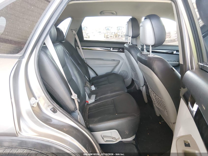 2015 Kia Sorento VIN 5XYKTDA73FG554218 IAAI salvage auction — NORMAL WEAR, Clear-Dealer Only (Arizona), sold $1,925 on 2026-07-28 (photo 8)