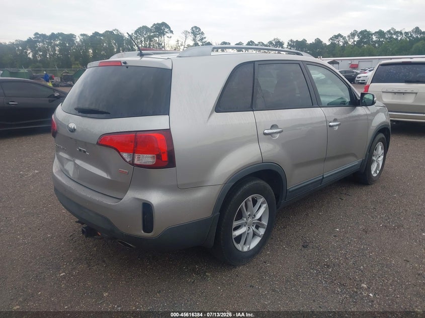 2014 Kia Sorento VIN 5XYKTCA60EG509043 IAAI salvage auction — REAR END, Clear (Georgia), sold $975 on 2026-07-28 (photo 4)