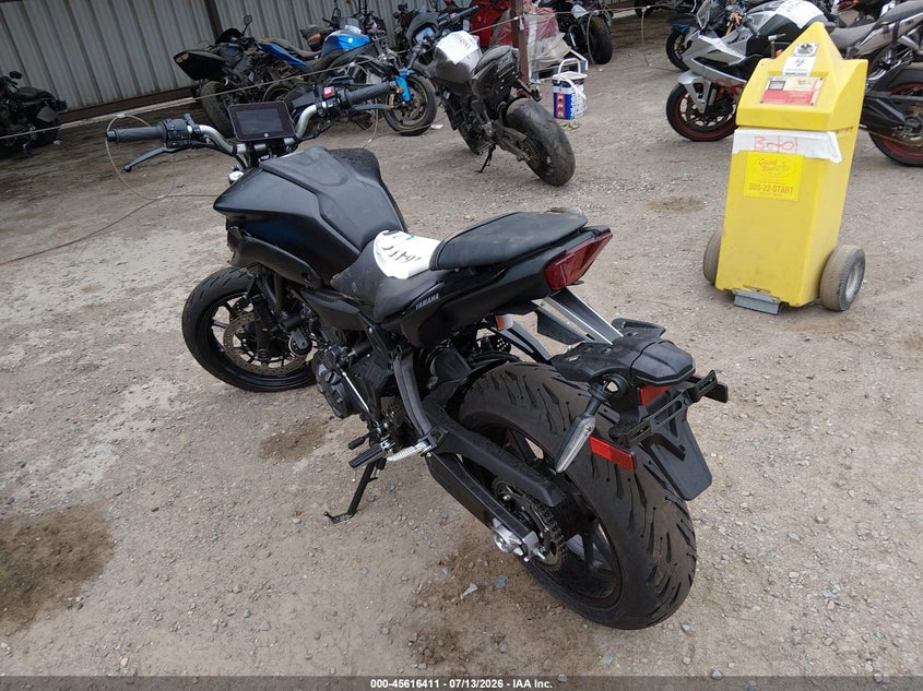 2024 Yamaha Mt VIN JYARM32Y6RA002094 IAAI salvage auction — FRONT END, Salvage Title, sold $2,375 on 2026-09-14 (photo 3)