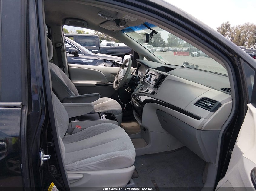 2011 Toyota Sienna VIN 5TDKK3DC5BS132602 IAAI salvage auction — NORMAL WEAR, Duplicate Paperwork (California), sold $1,425 on 2026-07-30 (photo 5)