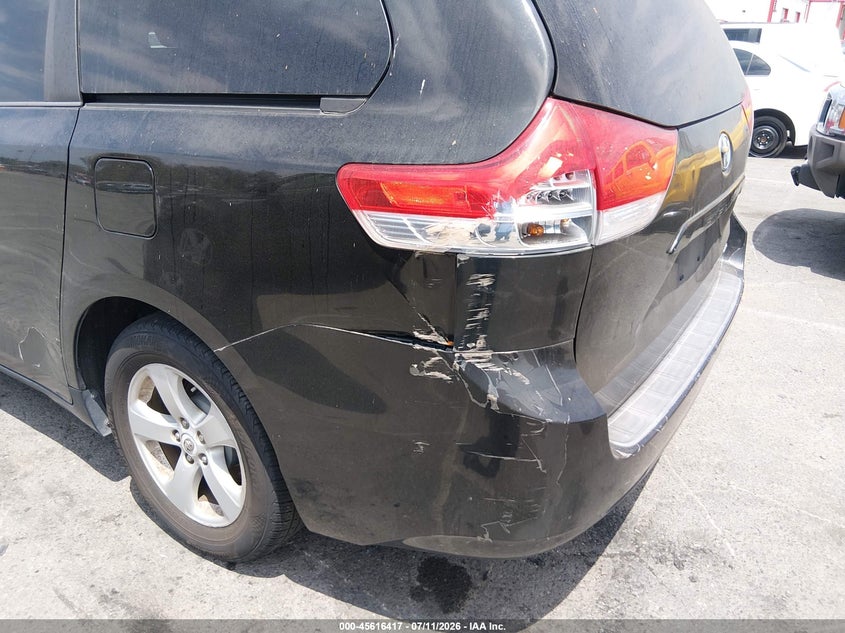 2011 Toyota Sienna VIN 5TDKK3DC5BS132602 IAAI salvage auction — NORMAL WEAR, Duplicate Paperwork (California), sold $1,425 on 2026-07-30 (photo 6)