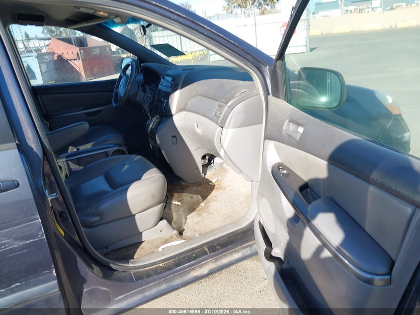 2006 Toyota Sienna VIN 5TDZA23C06S518203 IAAI salvage auction — NORMAL WEAR, Salvage Title (California), sold $625 on 2026-07-28 (photo 5)