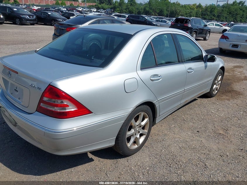 2007 Mercedes-benz C-klasse VIN WDBRF92H17F896862 IAAI salvage auction — FRONT END, Salvage (Pennsylvania), sold $375 on 2026-07-31 (photo 4)