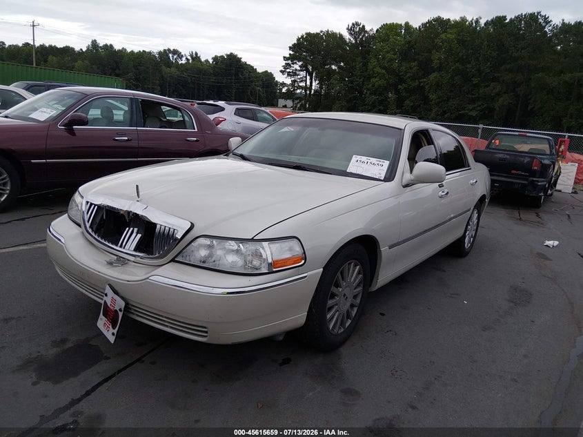 2005 Lincoln TOWN CAR VIN 1LNHM81W85Y618020 IAAI salvage auction — FRONT END, Salvage (North Carolina), sold $1,500 on 2026-07-22 (photo 2)