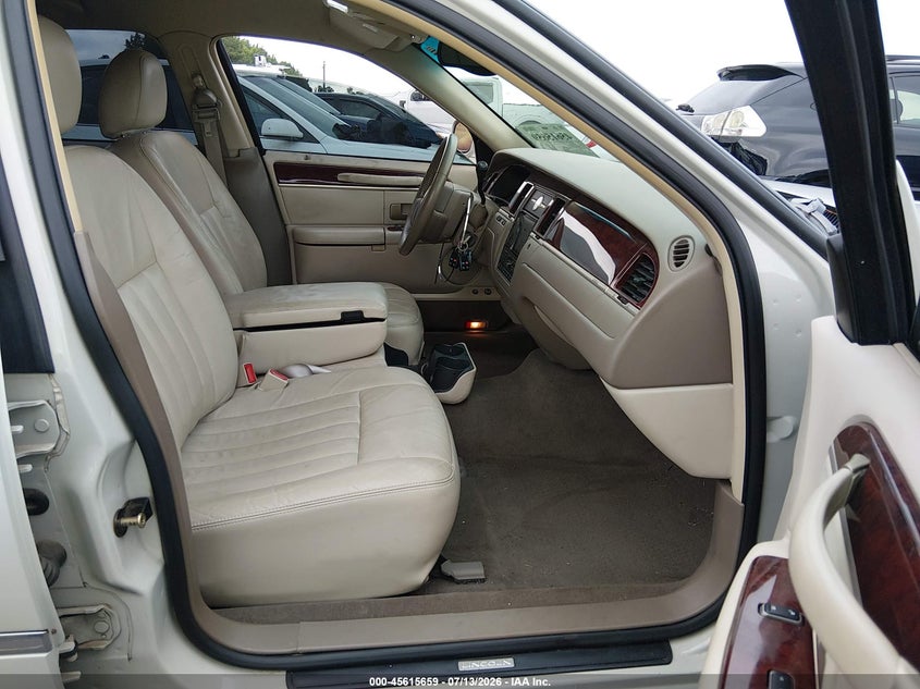 2005 Lincoln TOWN CAR VIN 1LNHM81W85Y618020 IAAI salvage auction — FRONT END, Salvage (North Carolina), sold $1,500 on 2026-07-22 (photo 5)