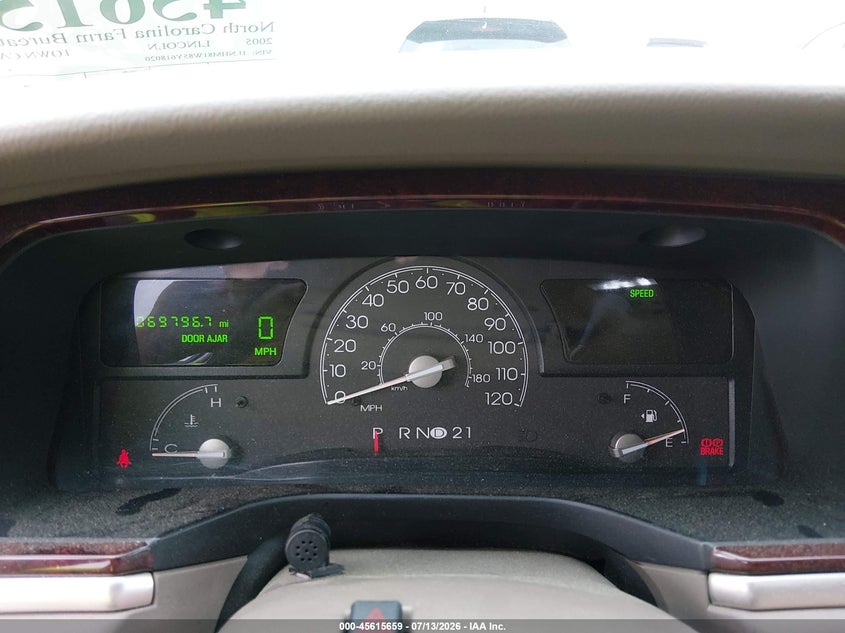 2005 Lincoln TOWN CAR VIN 1LNHM81W85Y618020 IAAI salvage auction — FRONT END, Salvage (North Carolina), sold $1,500 on 2026-07-22 (photo 7)