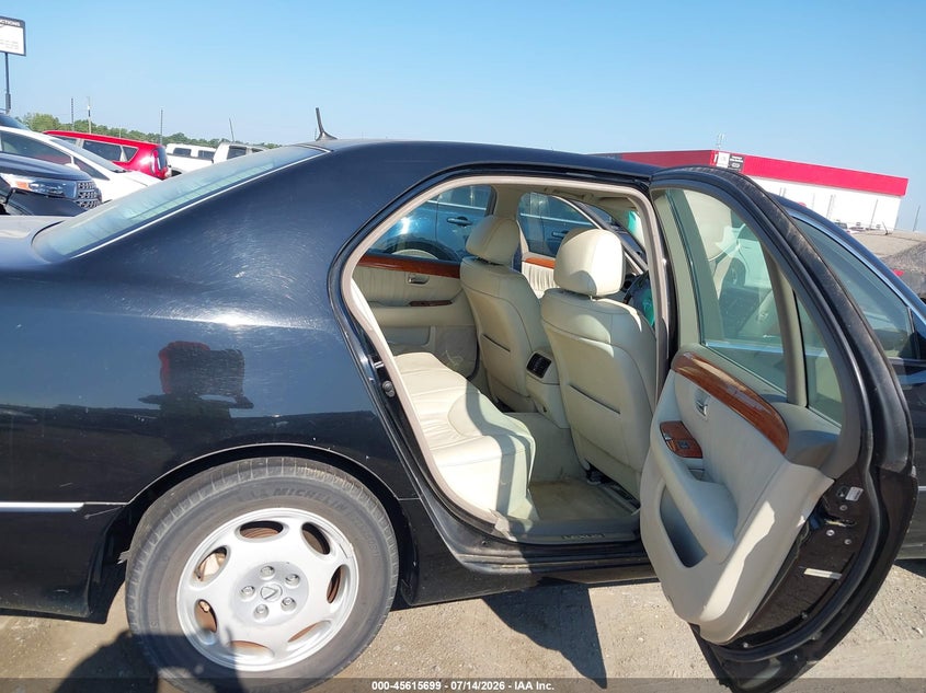 2001 Lexus Ls 430 VIN JTHBN30F710010010 IAAI salvage auction — NORMAL WEAR, Clear (Arkansas), sold $400 on 2026-07-29 (photo 8)
