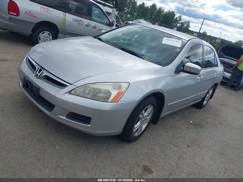 2007 Honda Accord VIN JHMCM56357C013656 IAAI salvage auction — NORMAL WEAR, Clear (Washington), sold $700 on 2026-07-29 (photo 2)