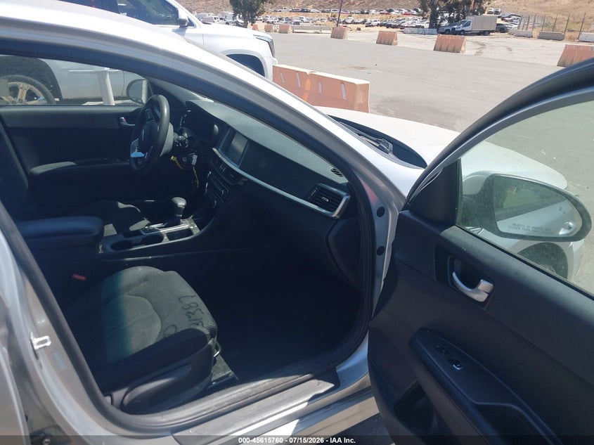 2019 Kia Optima VIN 5XXGT4L36KG350088 IAAI salvage auction — THEFT, Salvage (California), sold $1,950 on 2026-07-28 (photo 5)